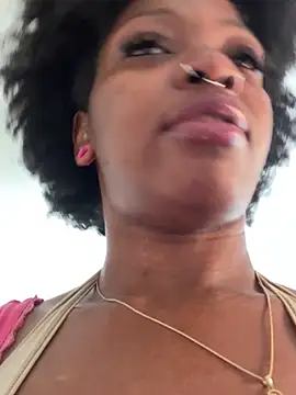 Chat +18 de mochamimi ao vivo