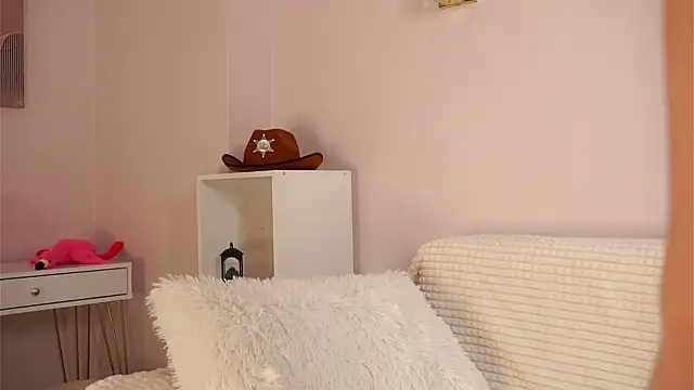 SunnivaCovil Live XXX Chat