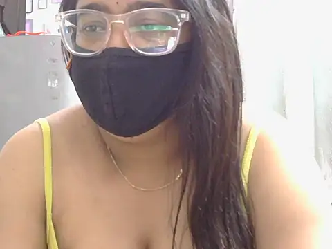 Fuckpussylickass: διαδικτυακό σόου στην κάμερα