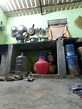 Tamilselviroja- Chat XXX in diretta