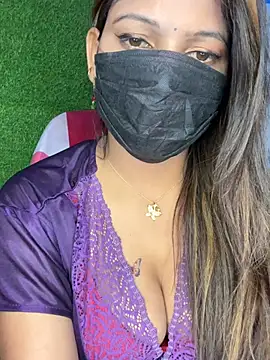 CUTI-NAINA – Live XXX-chat