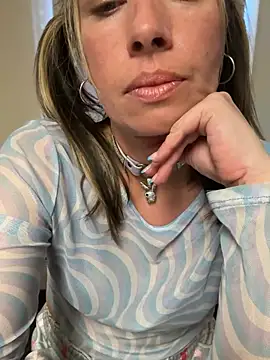 MiraKisss' Live XXX Chat