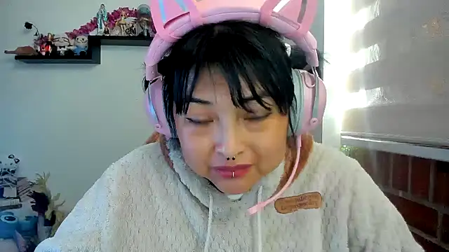 Chat +18 de Shaddycute_ ao vivo