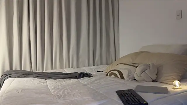 Miia_Vega_ live XXX chat