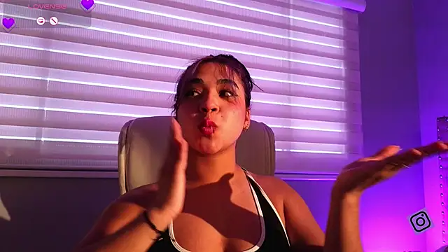 Mylarossi's Live XXX Chat