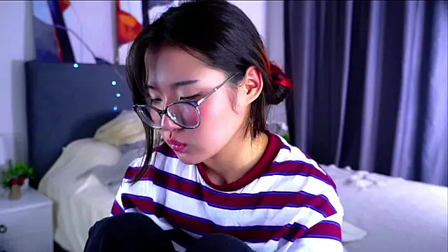 Pokazy przed kamerką – NelleMihalko