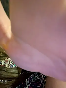 Czat XXX na żywo – Virgin_Star