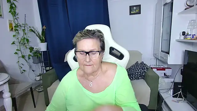 Selenna57's Live XXX Chat