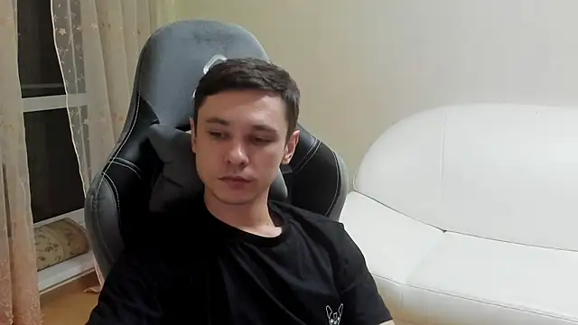 Alexmansuper 现场XXX聊天