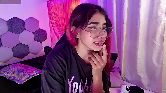 Horny_tgn's Webcam Show