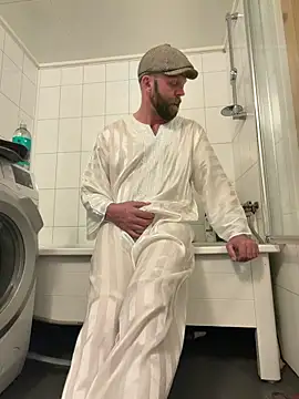 mrmoi1234 Show in webcam