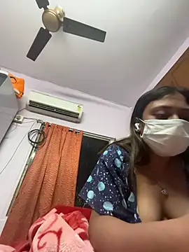 Yourhornynightmare Show in webcam