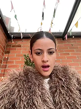 alana15 Adlı Modelin Web Kamerası Şovu