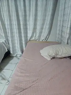 Baeboo83 Adlı Modelin Canlı XXX Sohbeti