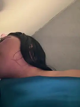 Lovelipsbig Adlı Modelin Canlı XXX Sohbeti