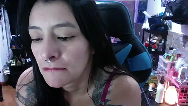 Chatroom XXX en direct de AngelaQueen_