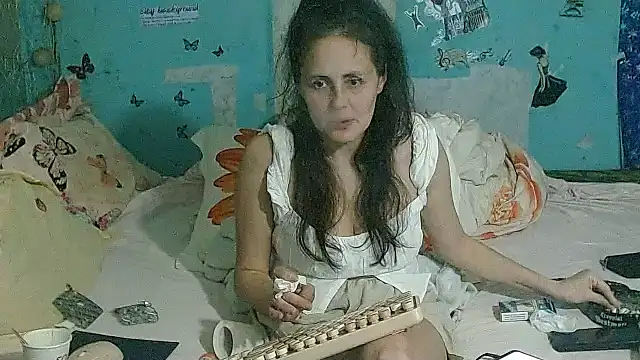 brighteyes77 Adlı Modelin Canlı XXX Sohbeti