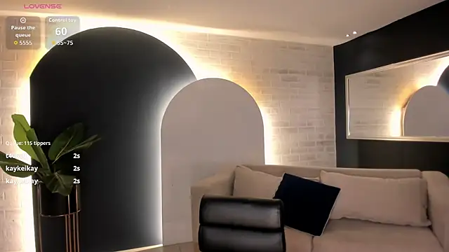 LucieMartin Adlı Modelin Canlı XXX Sohbeti