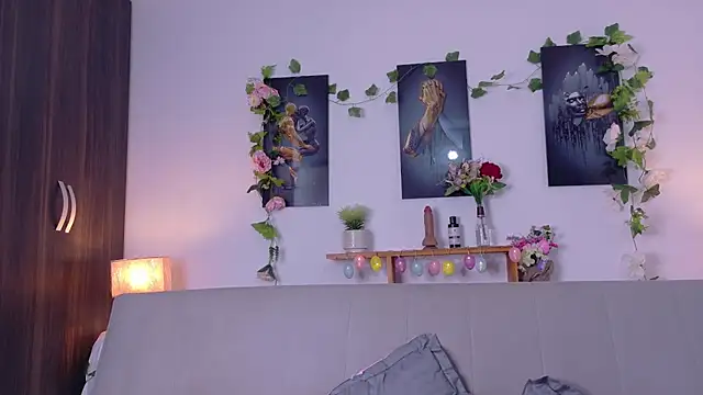 lia_valmont_01's Webcam Show