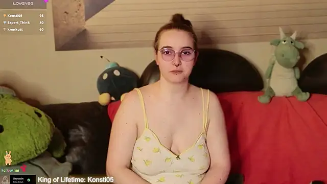 GamerGirl_Eve Adlı Modelin Web Kamerası Şovu