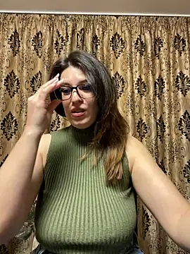 NadiraNoor webcam show