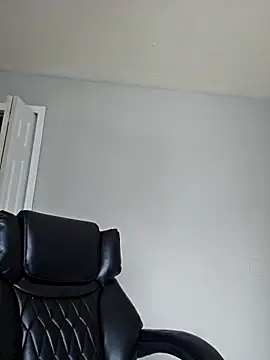 XXX chat uživo modela oliviaprettypussy