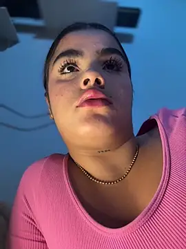 Kaily_Sweet16 Adlı Modelin Canlı XXX Sohbeti