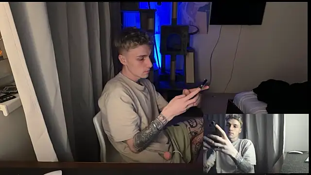 davesinner: διαδικτυακό σόου στην κάμερα