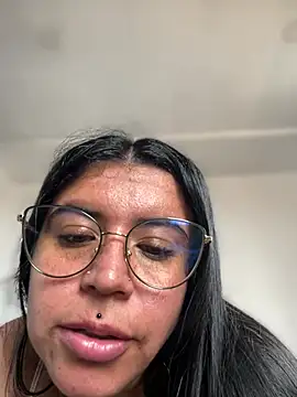 Devilsweet17's Live XXX Chat