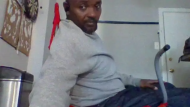 JezOne555: διαδικτυακό σόου στην κάμερα