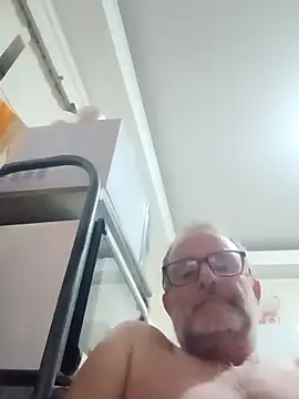 nard53 Show in webcam