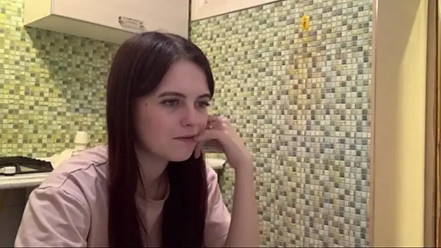 KikiAmino Chat XXX in diretta