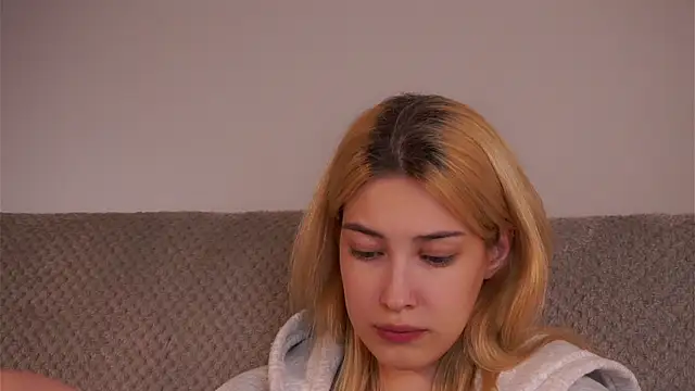 Chat +18 de AngelicRice ao vivo