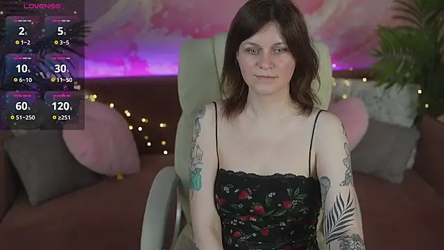 دردشة TinaMelt الجنسية المباشرة