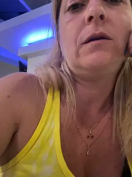 NikkiBlisss 现场XXX聊天