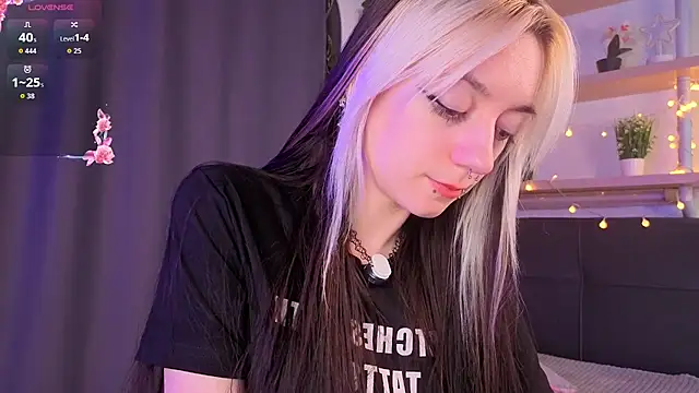 TristaRoht Adlı Modelin Canlı XXX Sohbeti