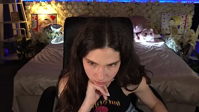 دردشة BabyFlowerr الجنسية المباشرة