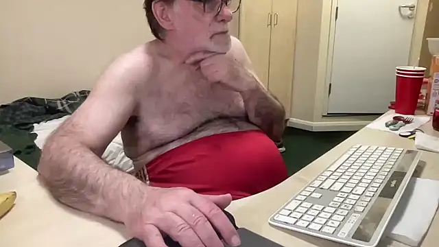 coach-karl: διαδικτυακό σόου στην κάμερα