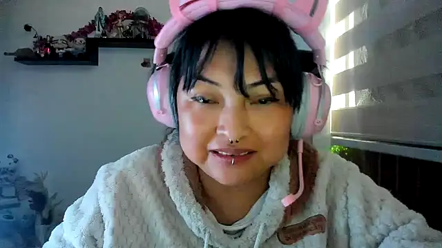 Chat XXX en directo de Shaddycute_