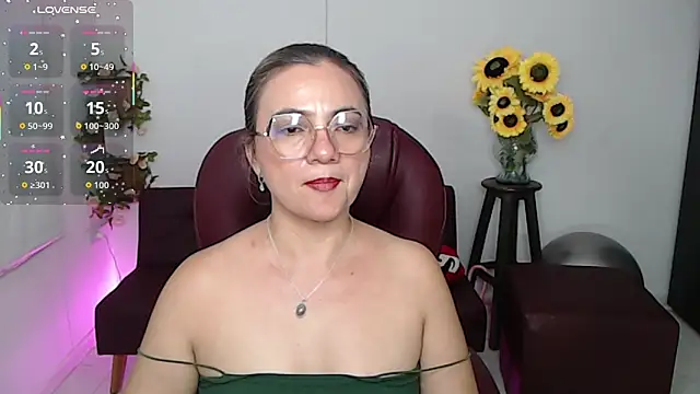 ana_milf: онлайн-секс-чат