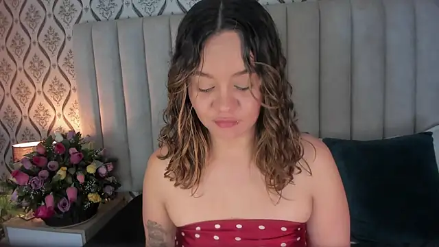 Chat +18 de Sky_Junne ao vivo