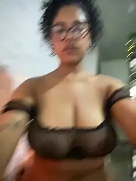 Kittybrown18 élő XXX-chatje