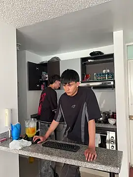 LYAN_DYLAN: вебкам-шоу