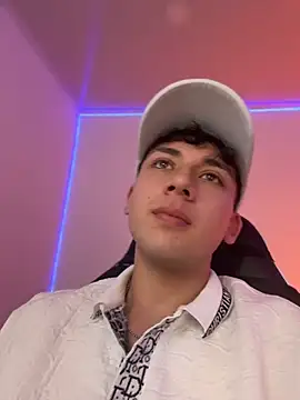 oliver_kyy webcam show