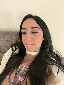 EmmyEvans1 লাইভ XXX চ্যাট