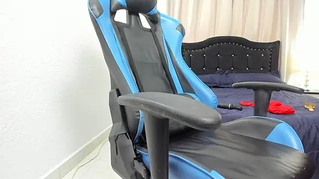 Онлайн чат XXX Antonella_heinz