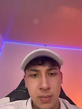 oliver_kyy 在線直播表演