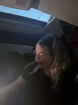 XXX chat uživo modela NicoleCut