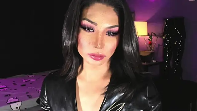 MaxxineMorenaTs webcam show