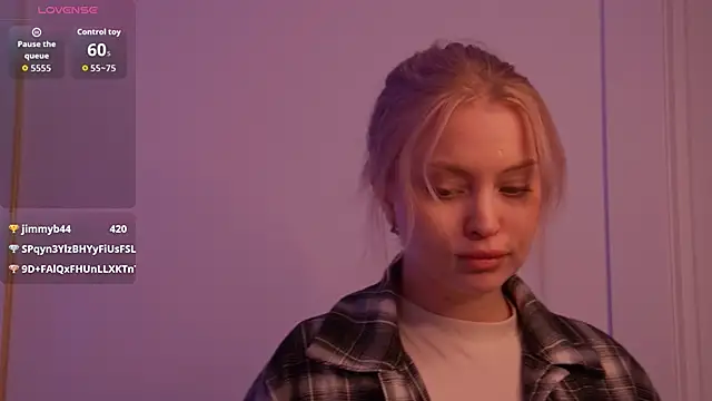 MollyHilton live XXX chat